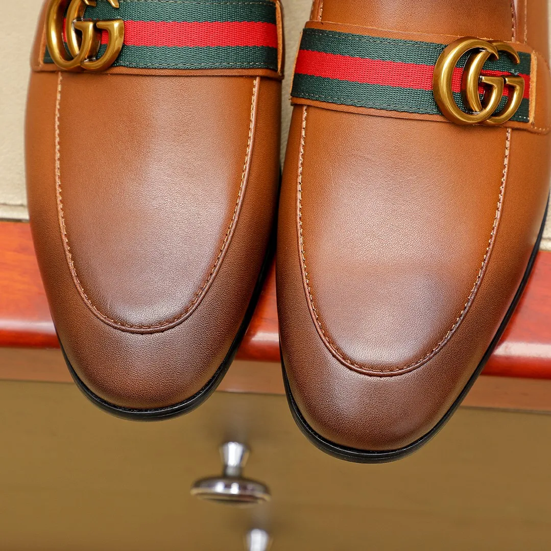Men's men's shoes 💰380 🆘【GUCCI】Gucci ·🐂里· Hot-selling beanie shoes, top brand luxury, top quality, latest fashion beanie shoes.. The upper is made of original first-layer cowhide. (Full first-layer water-dyed 🐂 leather and lining). The original stylish and stylish soft rubber wear-resistant and non-slip outsole is light and comfortable on the foot, available in 2 colors! Matching code: 38 / 45